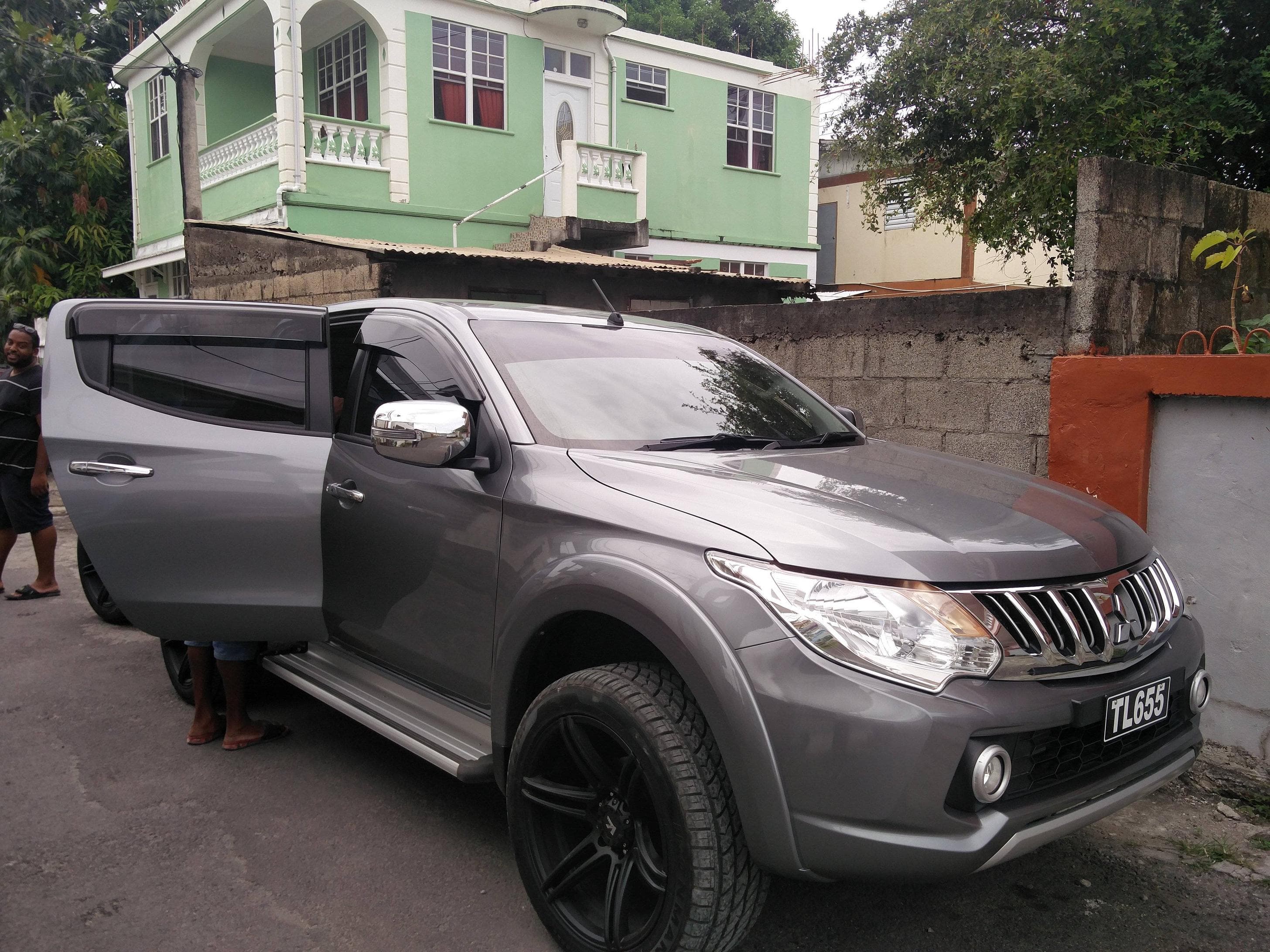2015 Mitsubishi L200 Sportero